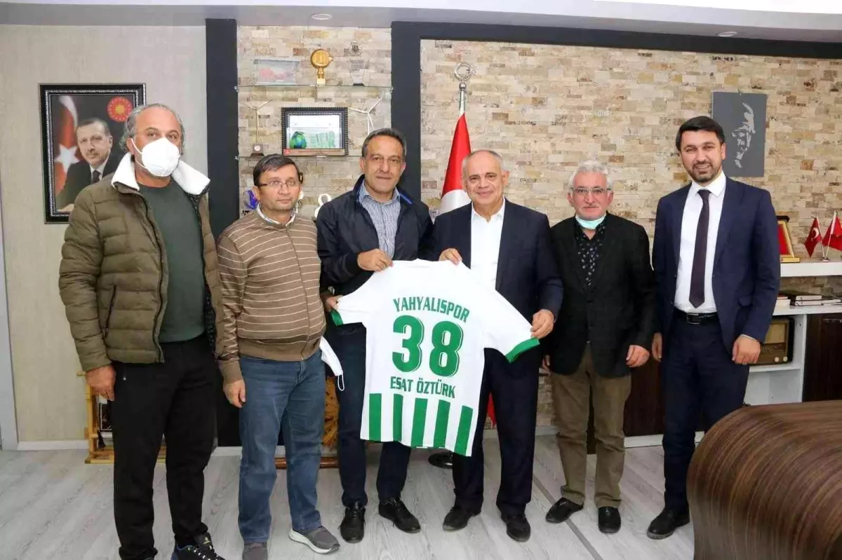 Yahyalıspor\'dan Başkan Esat Öztürk\'e ziyaret