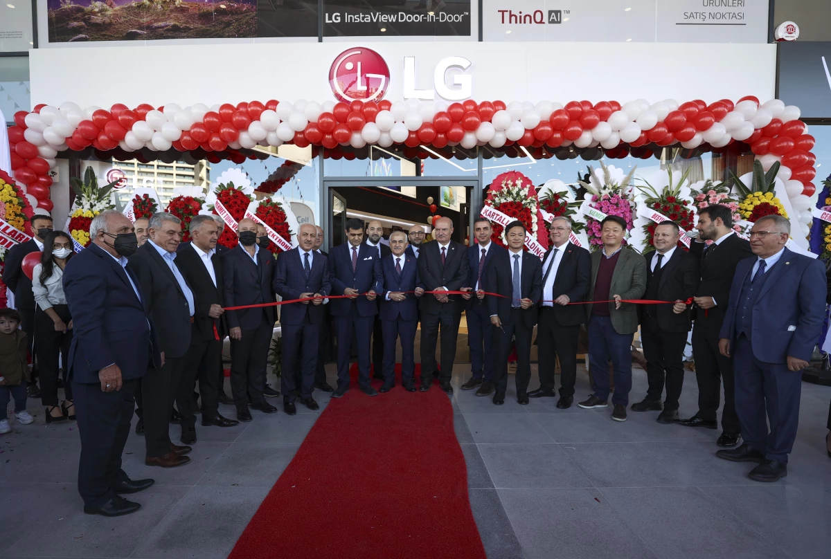 Ankara\'daki 12\'nci LG mağazası, ATO Başkanı Baran\'ın katılımıyla açıldı