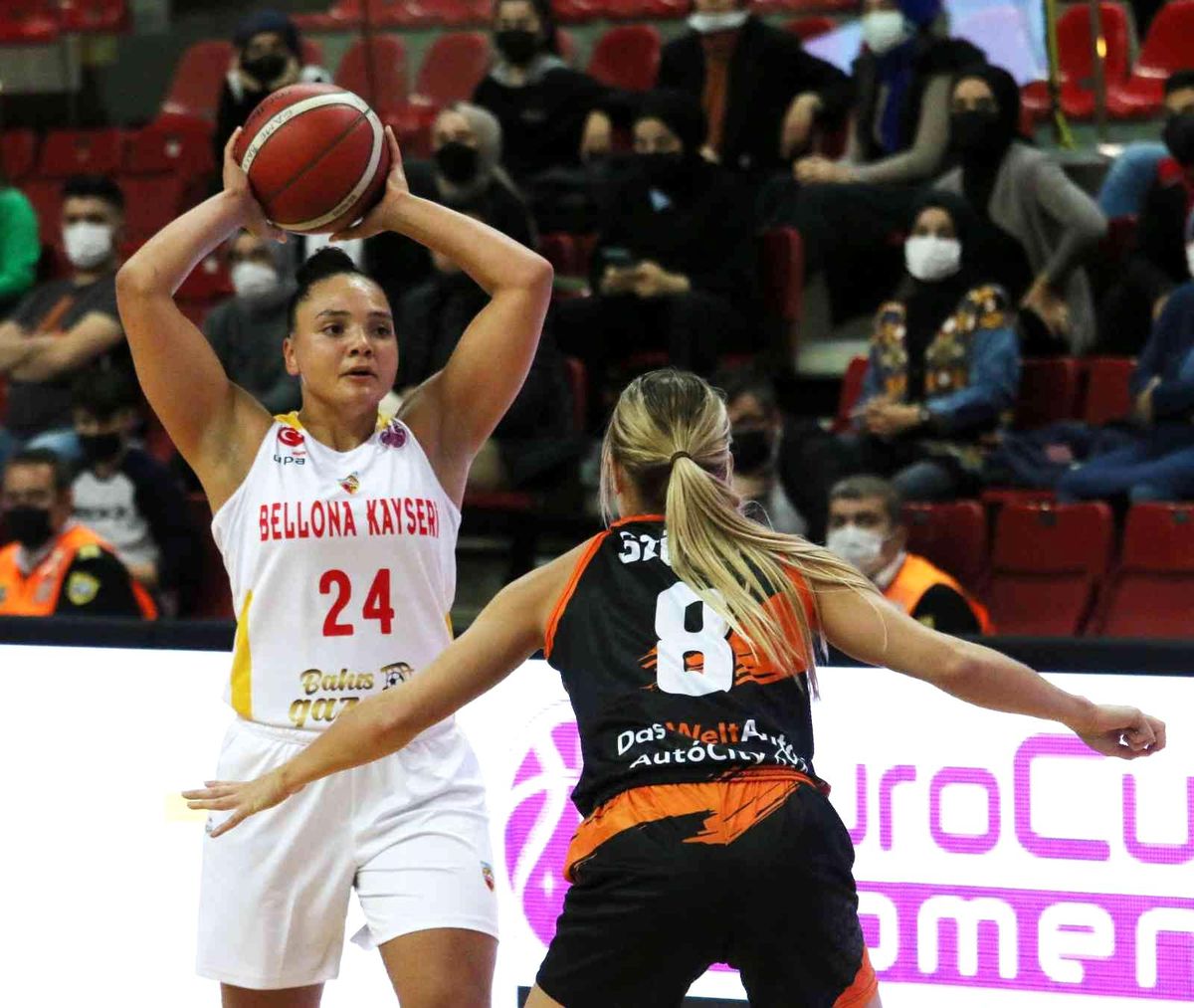 Destiny Slocum ilk maçına çıktı