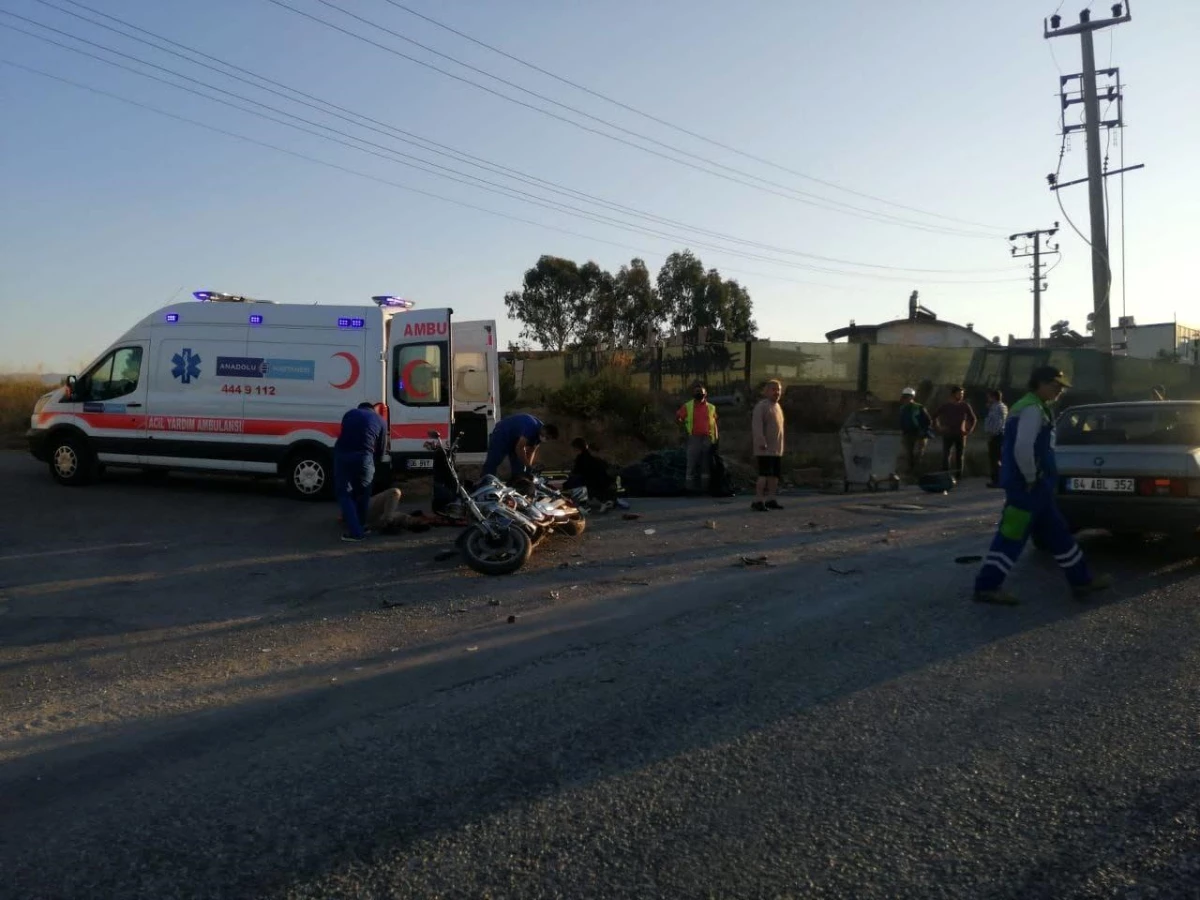 Ehliyetsiz sürücü motosiklete çarptı: 2 yaralı