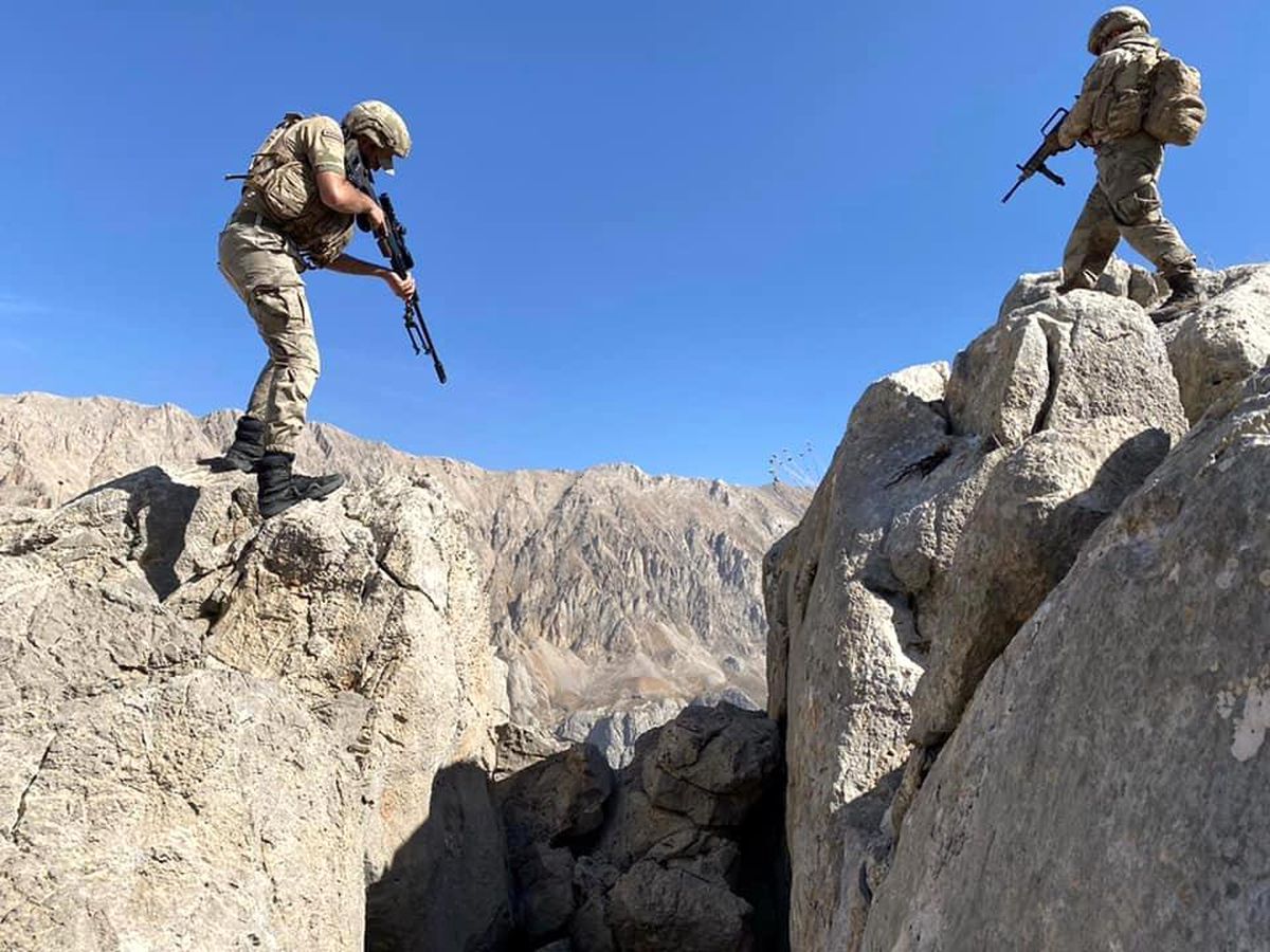 Son dakika haberi... Erzincan ile Tunceli arasındaki kırsalda yürütülen terör operasyonunda 2 terörist etkisiz hale getirildi