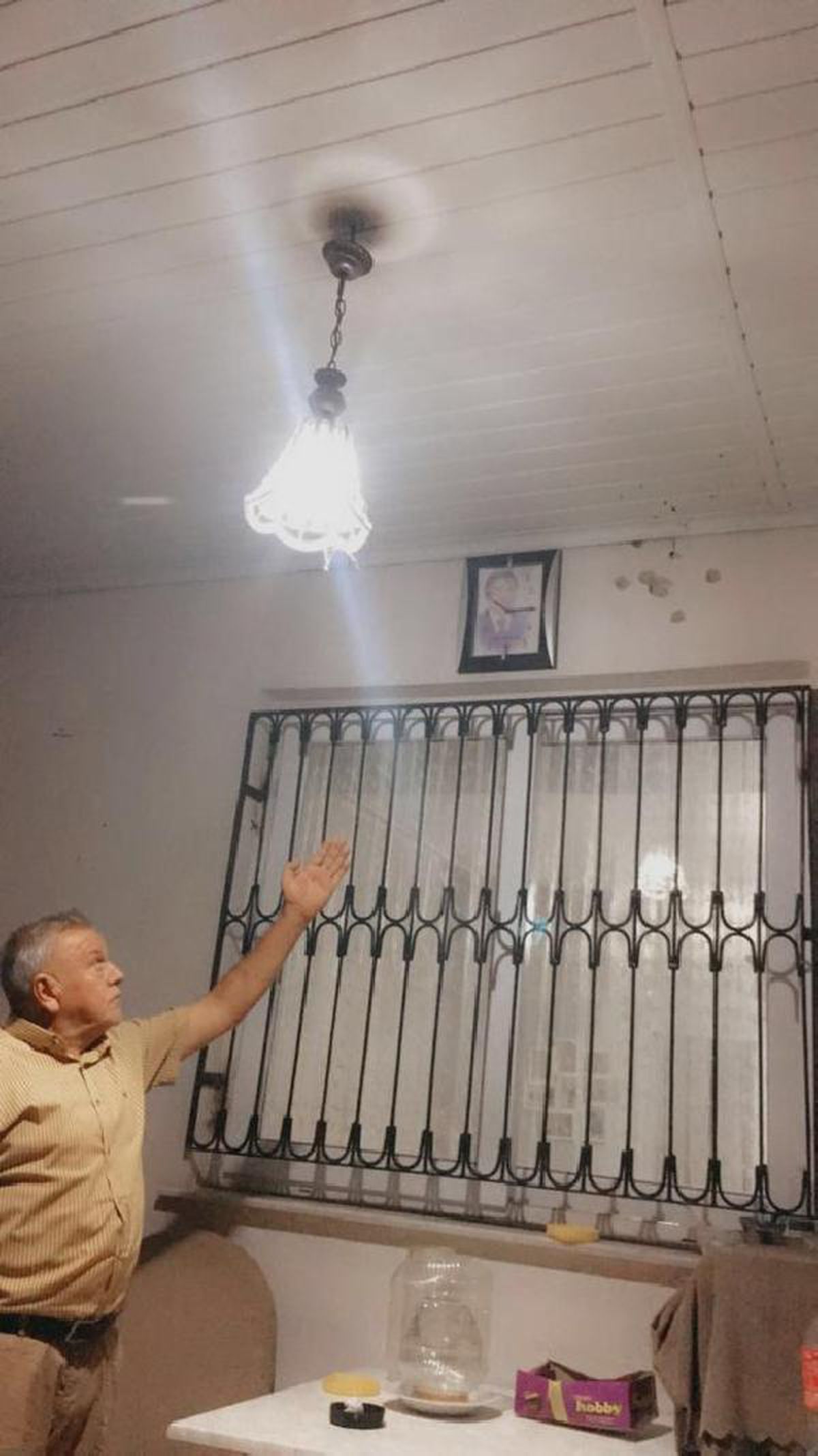 Eski muhtarın evine silahlı saldırı