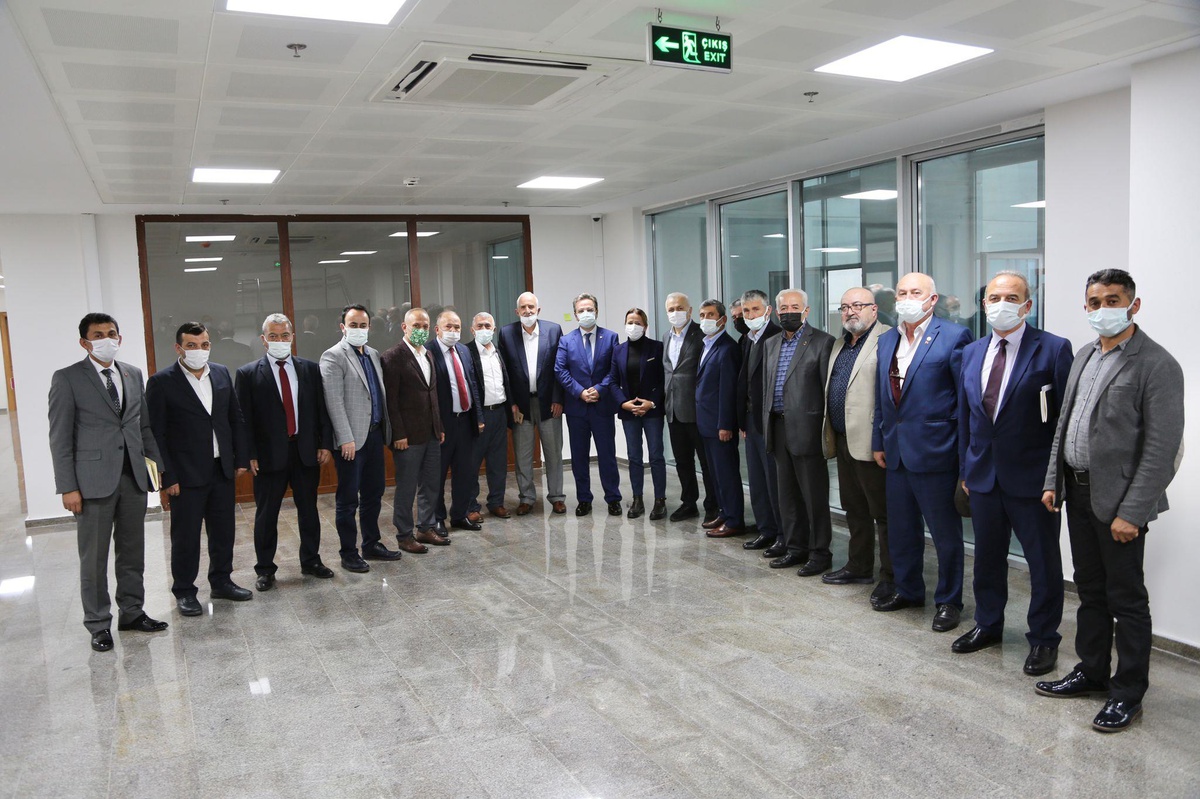 Giresun Valisi Ünlü, muhtarlarla bir araya geldi