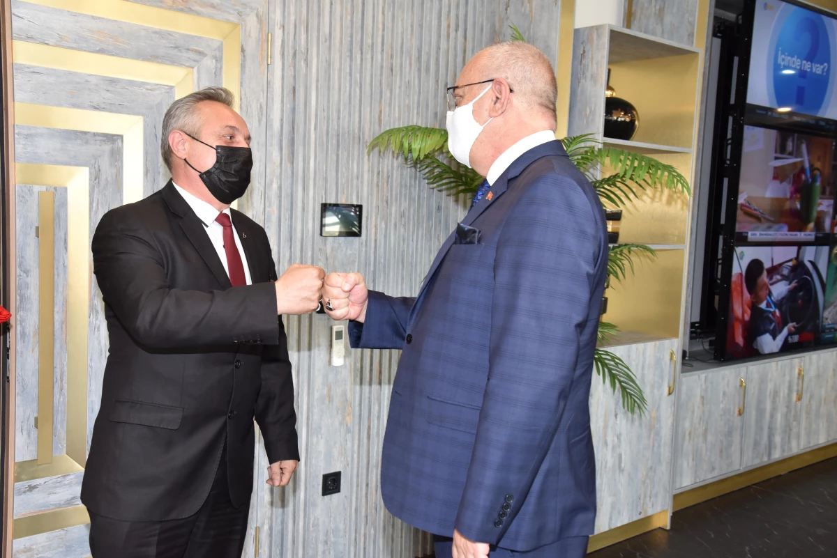 MHP İl Başkanı Murat Öner ve Yönetim Kurulundan Başkan Ergün\'e ziyaret