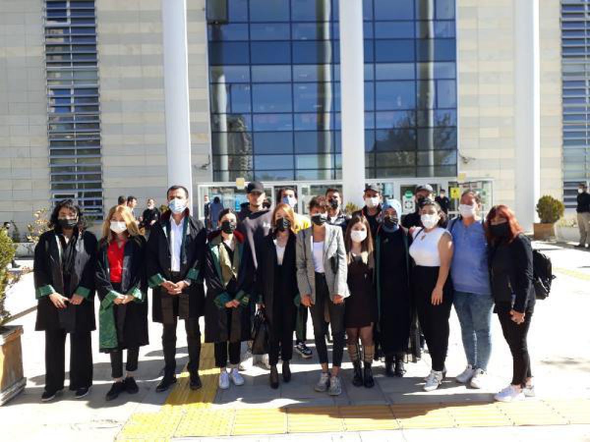 Hayvanlara kötü muamele ettikleri iddia edilen 5 belediye çalışanı hakim karşısında