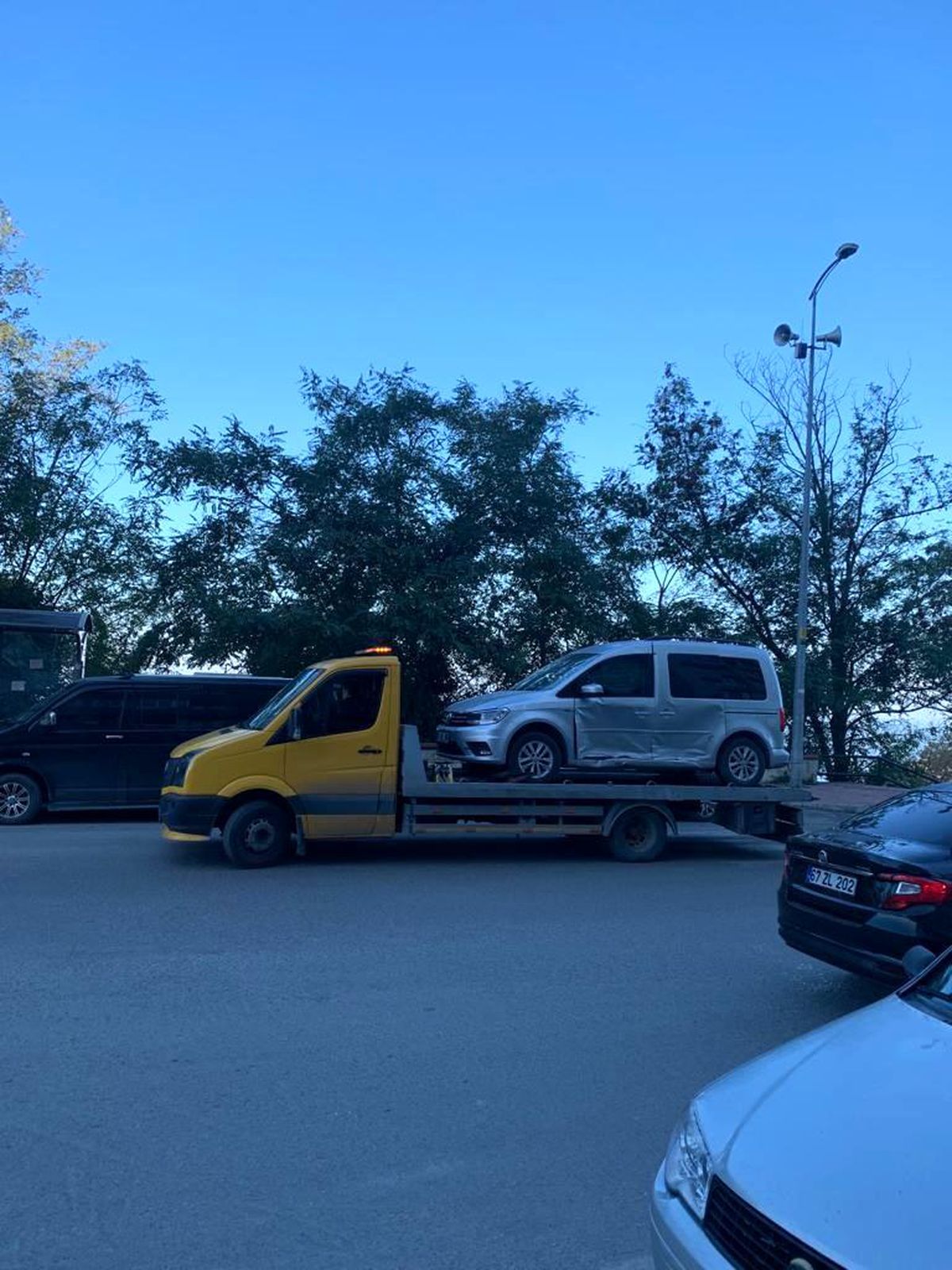 İki araç çarpıştı: 1 yaralı