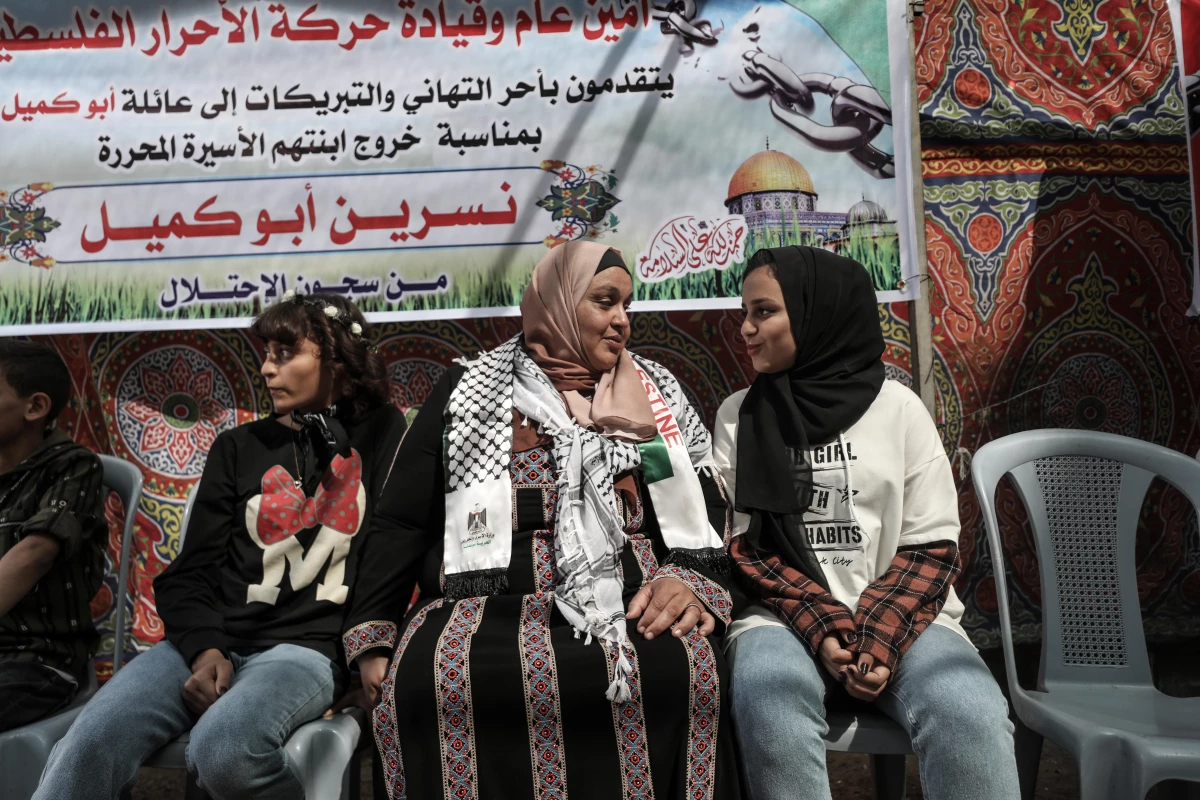 İsrail hapishanesinden çıkan Filistinli anne 6 yıl sonra çocuklarına kavuştu