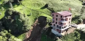 İstinat duvarı domino taşı gibi yere yıkıldı, o anlar ise kameralara yansıdı