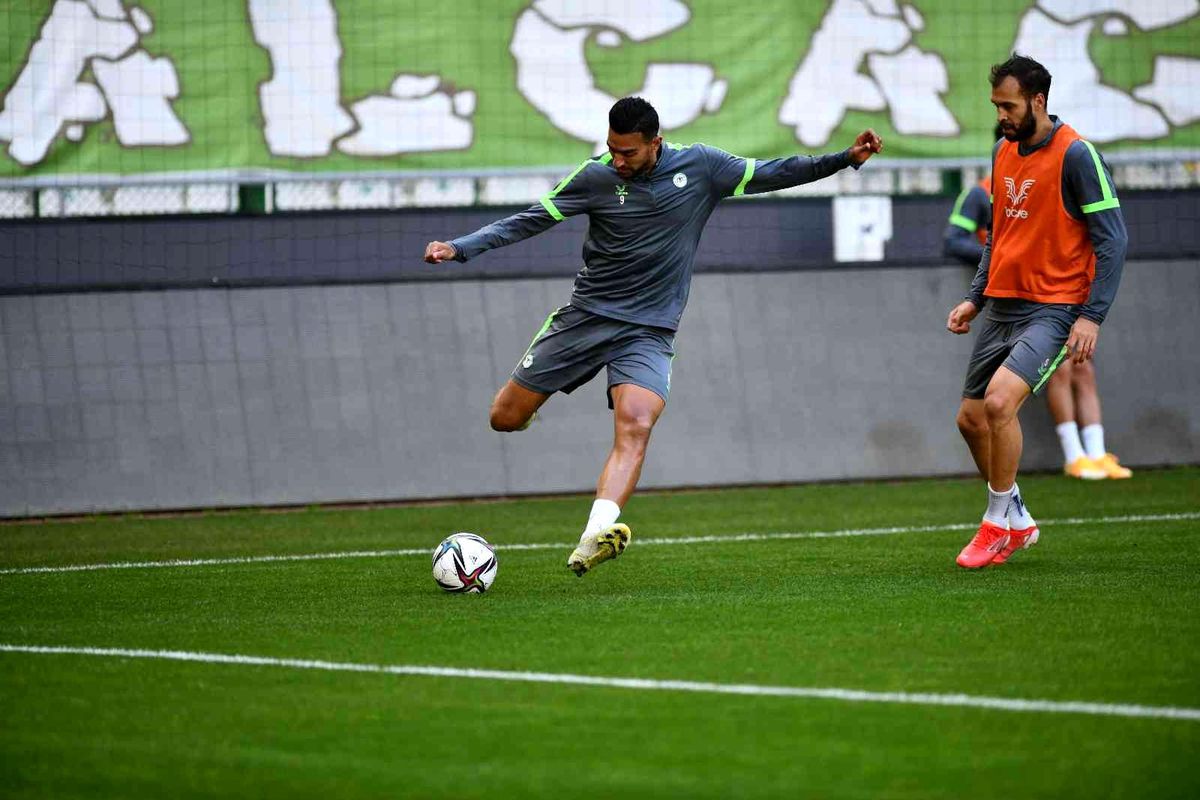 Konyaspor stadyumda çalıştı