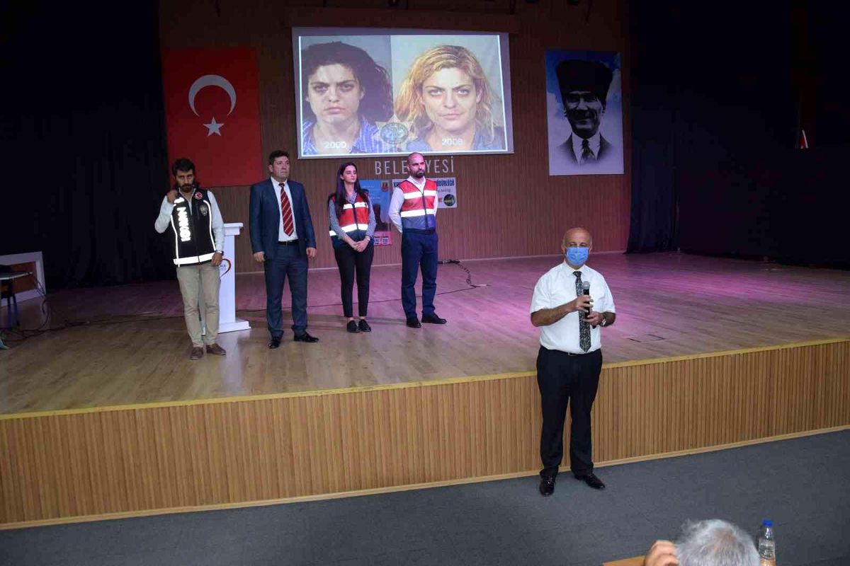 Kumluca\'da eğitimcilere yönelik narkotik bilgilendirme toplantısı