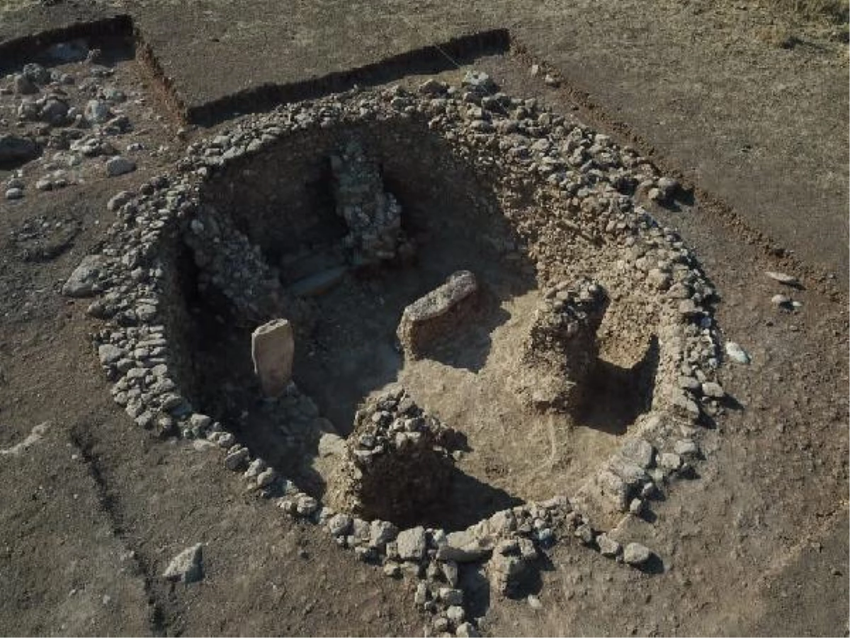 Mardin\'de 12 bin yıllık tapınak gün yüzüne çıkarıldı