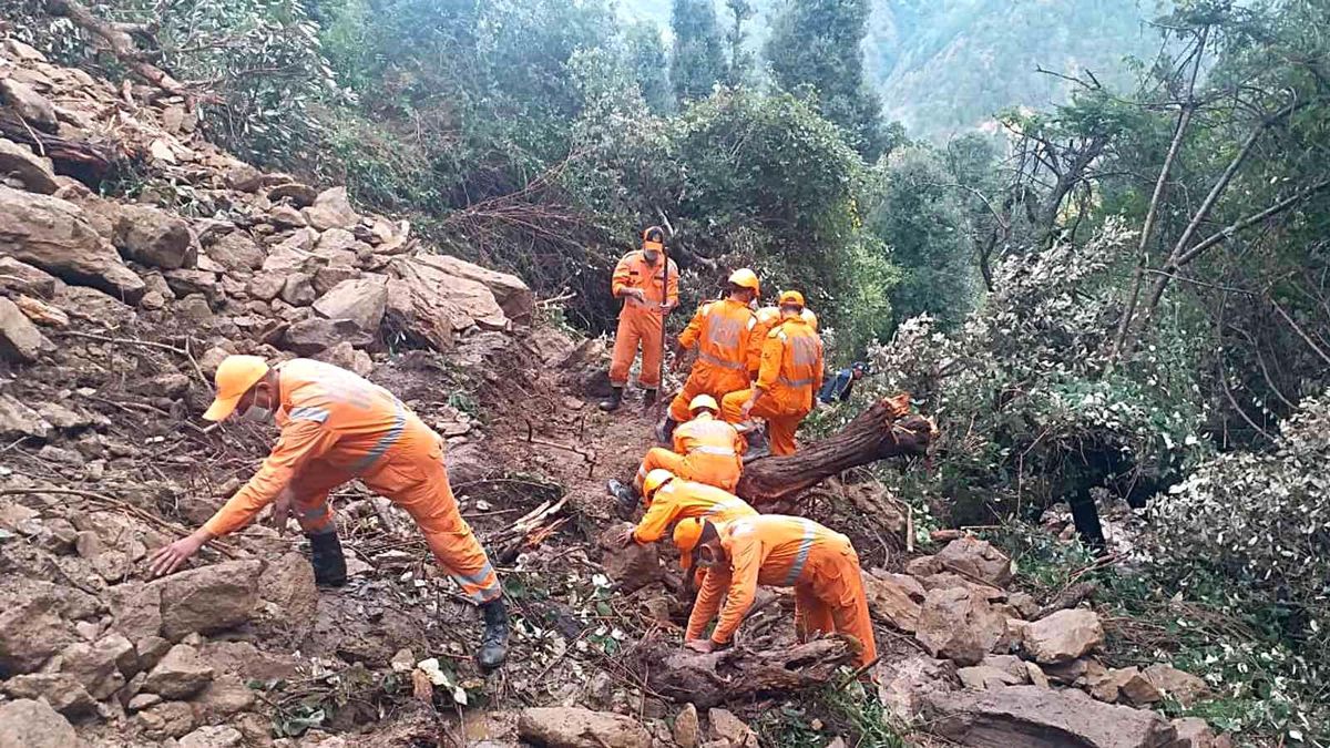 Son dakika haberi... Nepal ve Hindistan\'daki sel ve toprak kaymalarında 161 kişi öldü