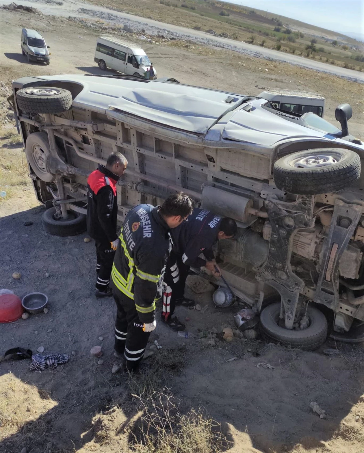 Nevşehir\'de tarım işçilerini taşıyan minibüs devrildi, 12 kişi yaralandı