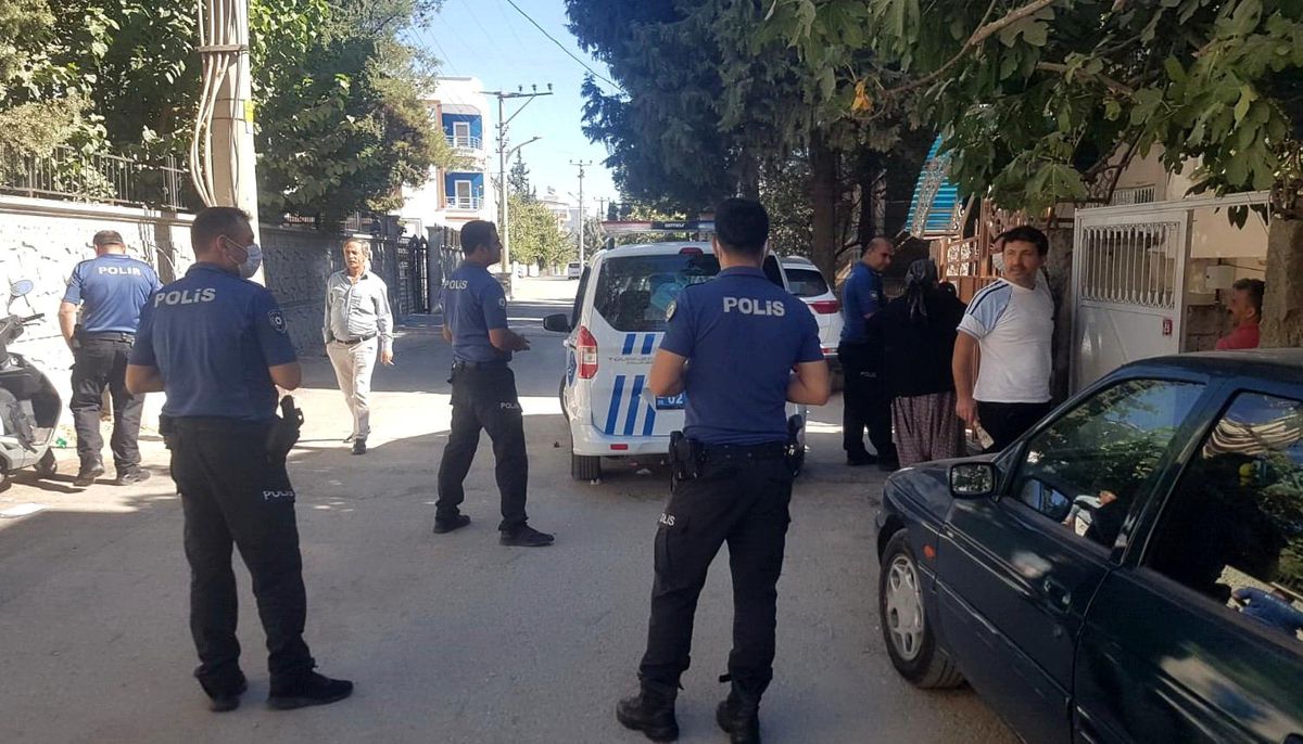 Okuldan çıkan öğrenciyi dövüp kaçtılar