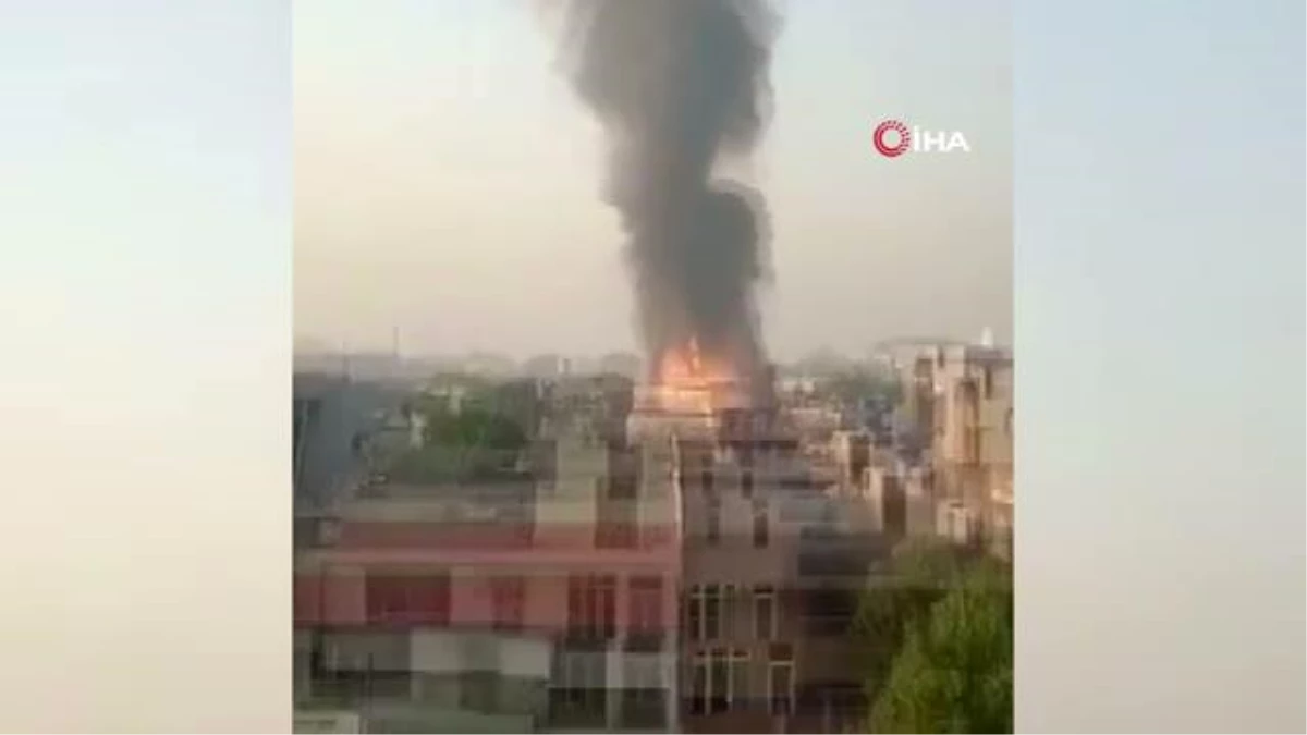 Pakistan\'da fabrikada şiddetli patlama: 2 ölü