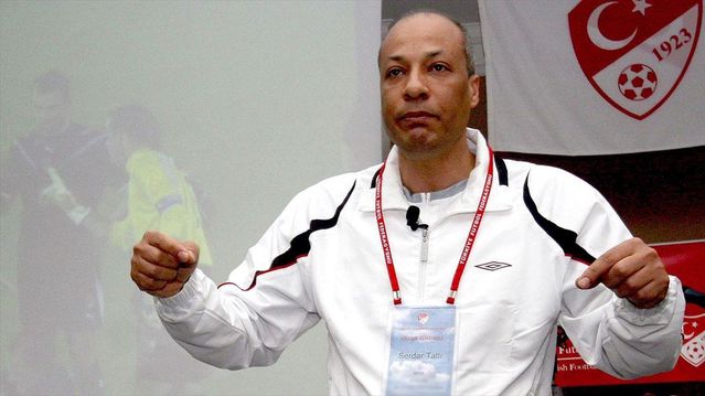 Son Dakika: Merkez Hakem Kurulu Başkanı Serdar Tatlı istifa etti
