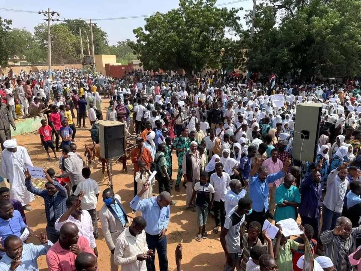 Sudan\'da hükümet karşıtı protestoya güvenlik güçlerinden sert müdahale: 23 yaralı