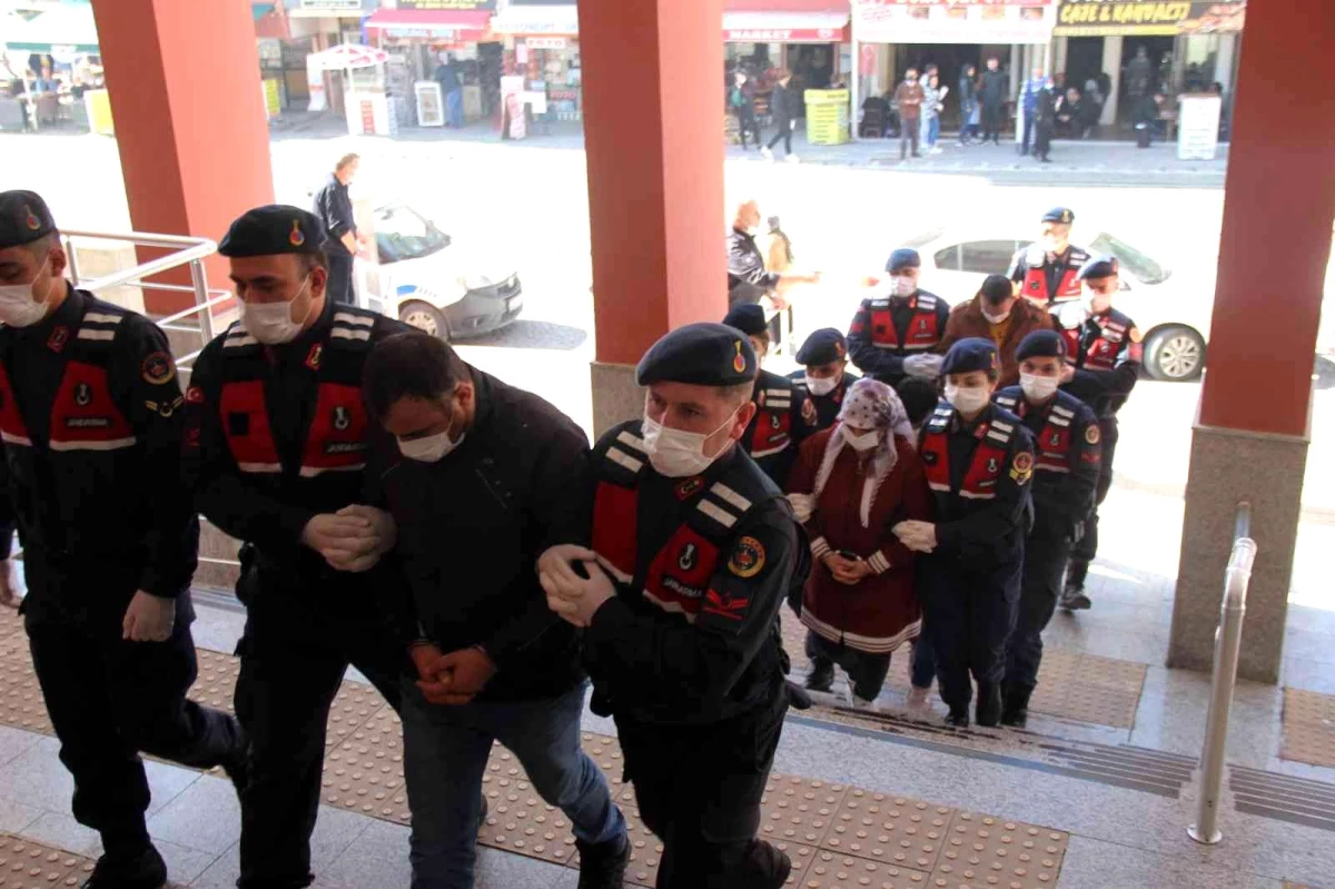 Türkiye\'de yakayı ele veren 4 terörist tutuklandı