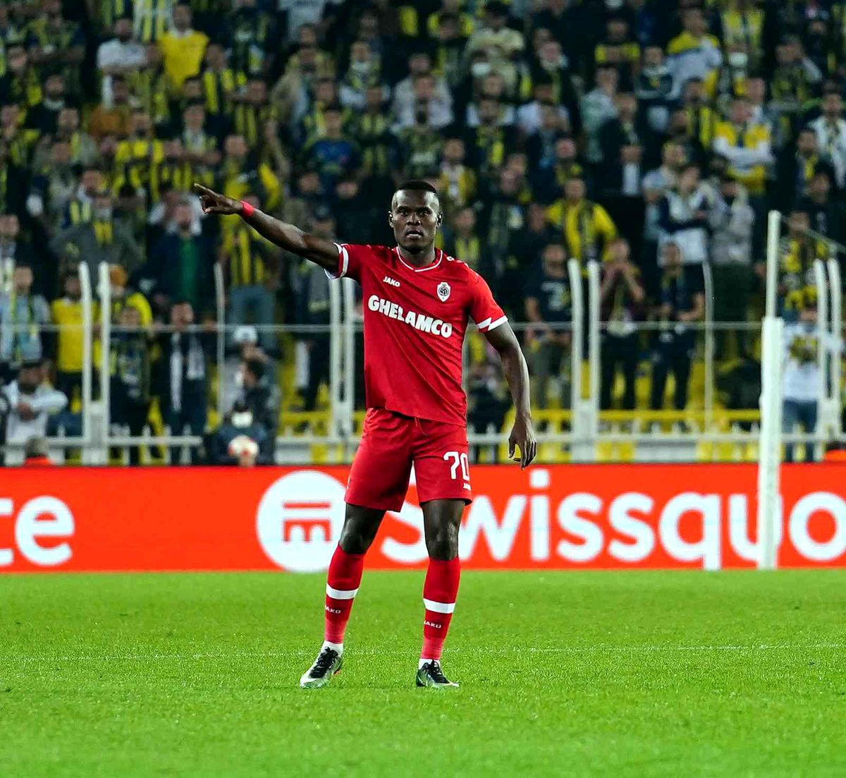 UEFA Avrupa Ligi: Fenerbahçe: 1 Royal Antwerp: 1 (Maç devam ediyor)