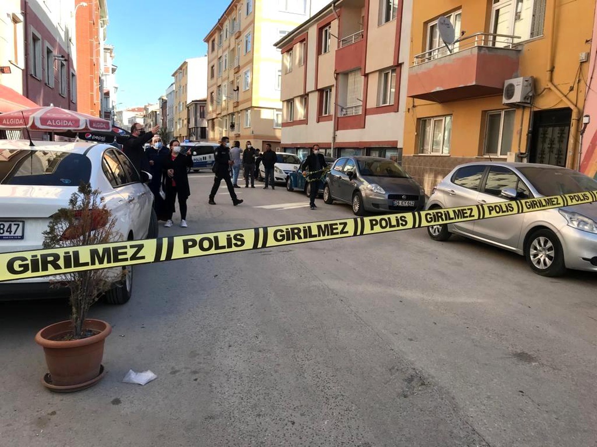 Son dakika haberleri... Yol verme meselesi yüzünden öğrenci dolu servise ateş etti