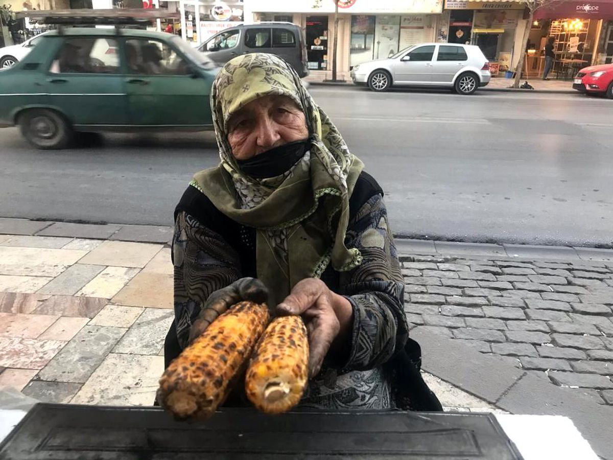 87 yaşında gençlere taş çıkarıyor