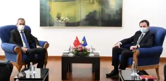 Milli Eğitim Bakanı Özer, Kosova'da Elena Gjika okulunu ziyaret etti