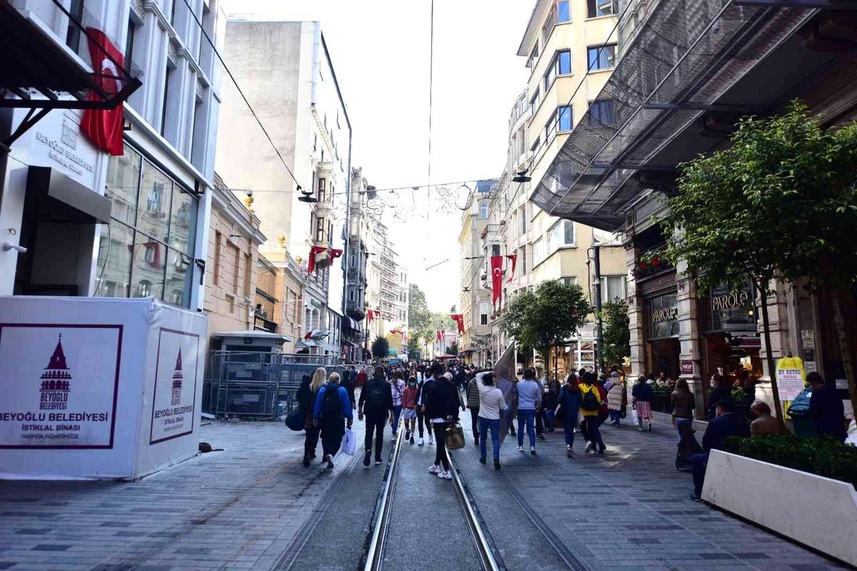 Beyoğlu Belediyesi İstiklal Sanat Galerisi İstiklal Caddesi\'nde açılıyor
