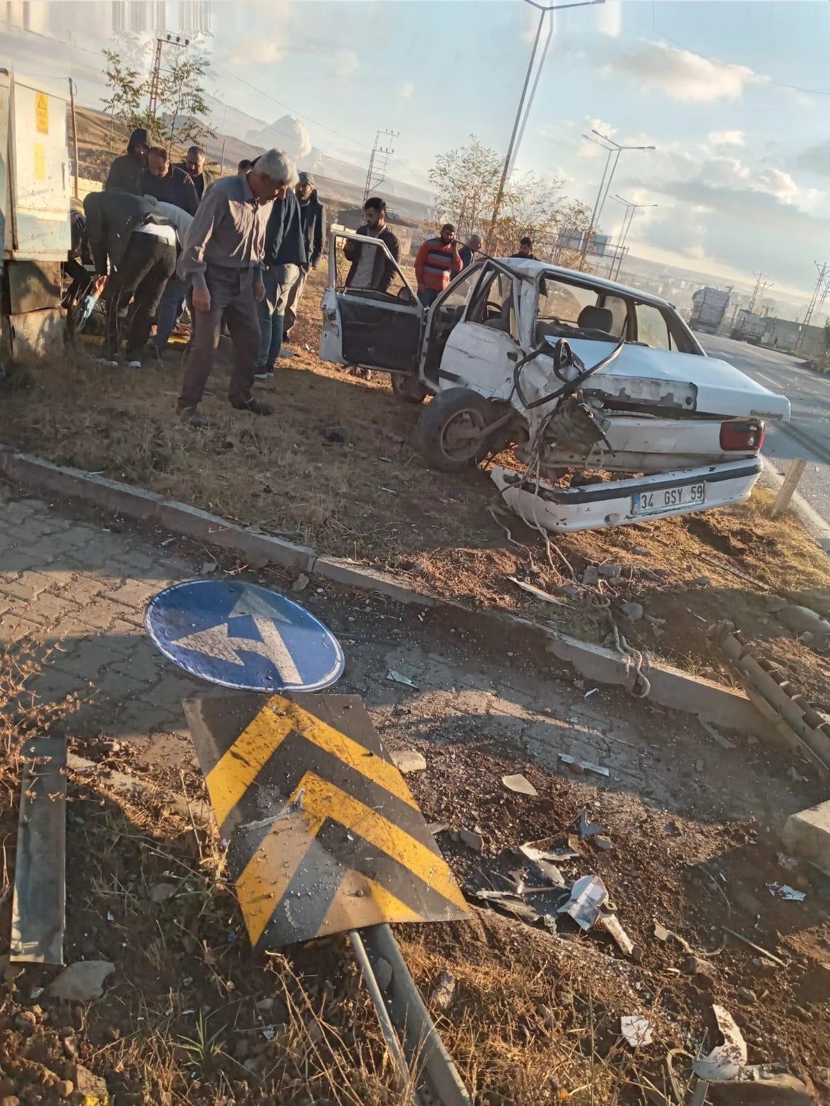 Bitlis\'te tır ile otomobilin çarpışması sonucu bir kişi yaralandı