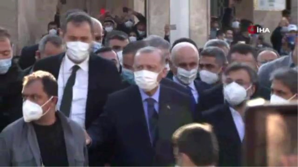 Cumhurbaşkanı Recep Tayyip Erdoğan, Cuma namazını Taksim Camii\'nde kıldı