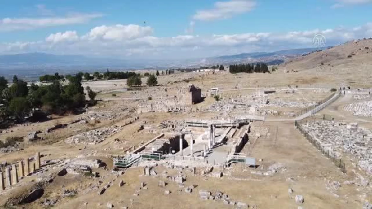 DENİZLİ -İtalyan arkeolog "kalbim" dediği Hierapolis\'ten kopamadı