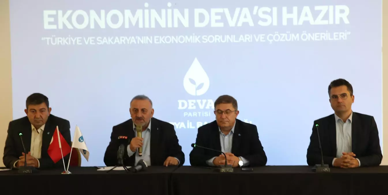 DEVA Partisi Genel Başkan yardımcıları, Sakarya\'da basın mensuplarıyla buluştu