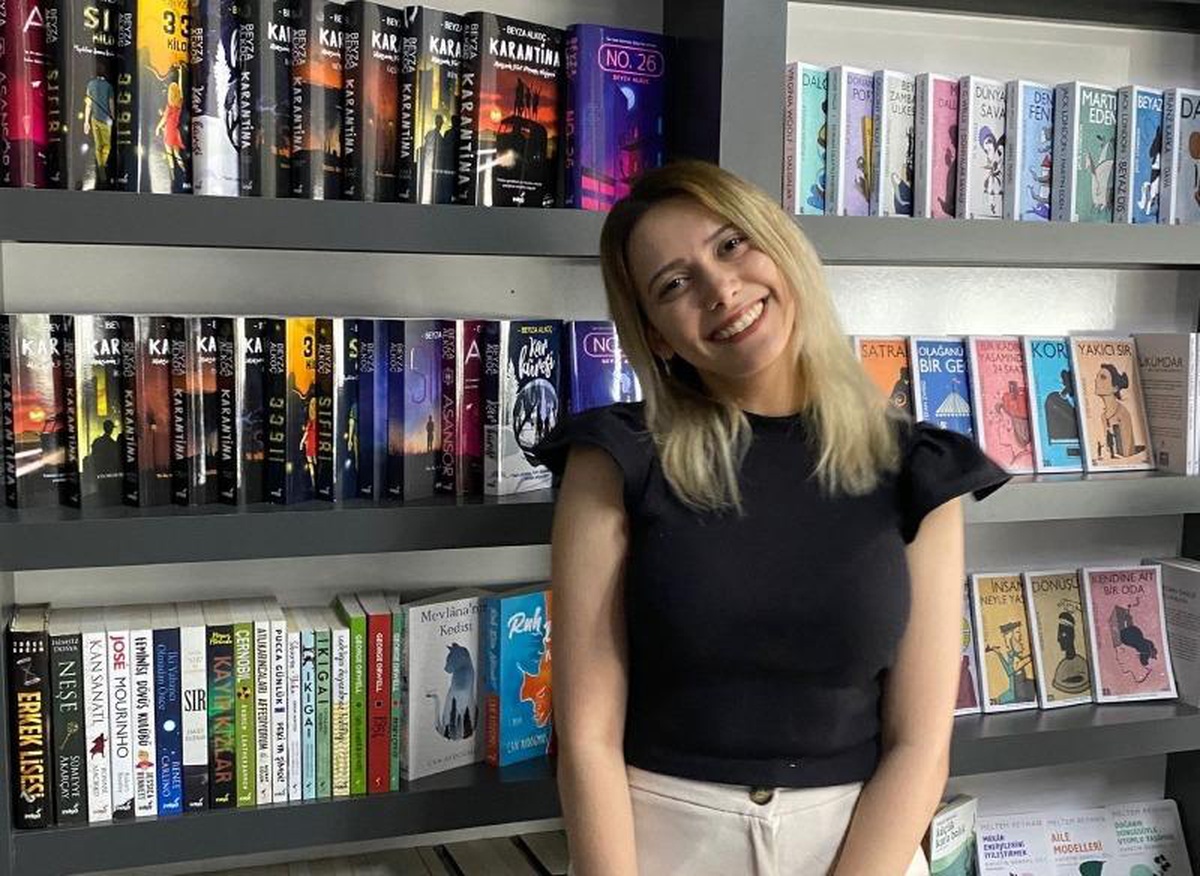 En çok okunan yazarları arasına giren, Beyza Alkoç Aydın kimdir?