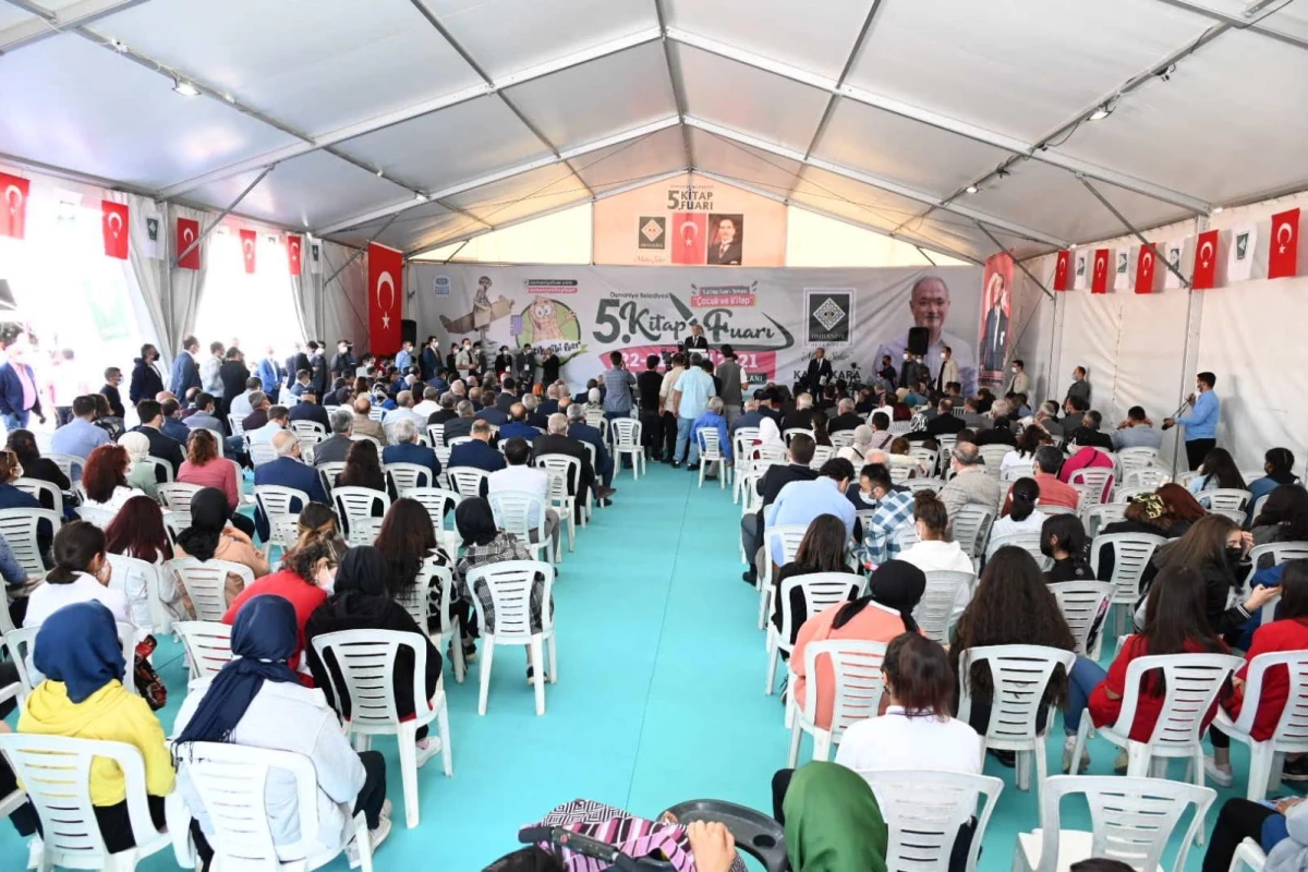 Osmaniye Belediyesi 5\'inci Kitap Fuarı öğrencilerin ve vatandaşların yoğun katılımı ile açıldı