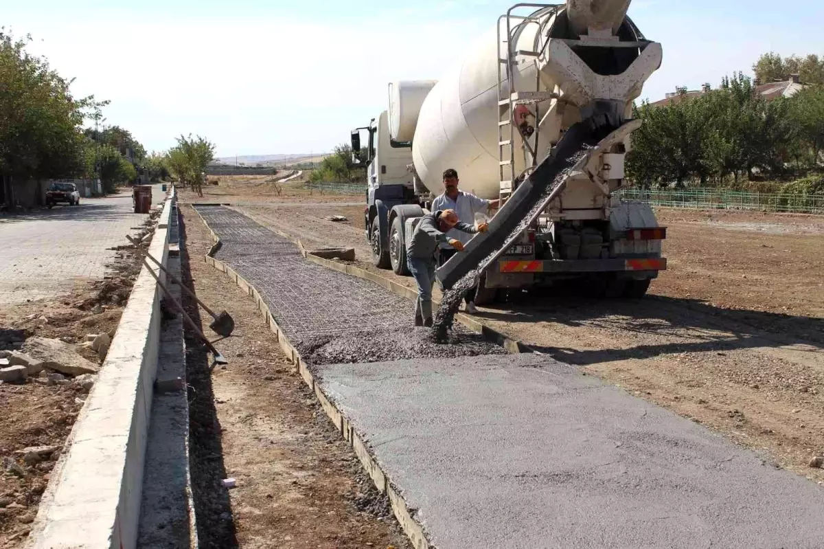 Kanal boyu 2. Etap park çalışmaları hızla devam ediyor