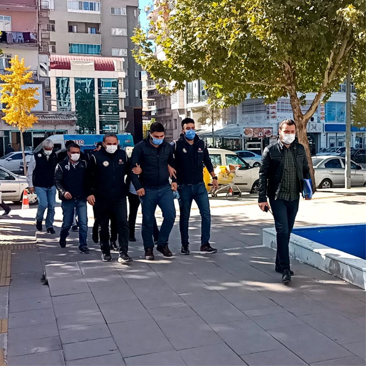 Son dakika haberleri! Kırşehir ve Ankara\'daki FETÖ operasyonunda 3 şüpheli yakalandı