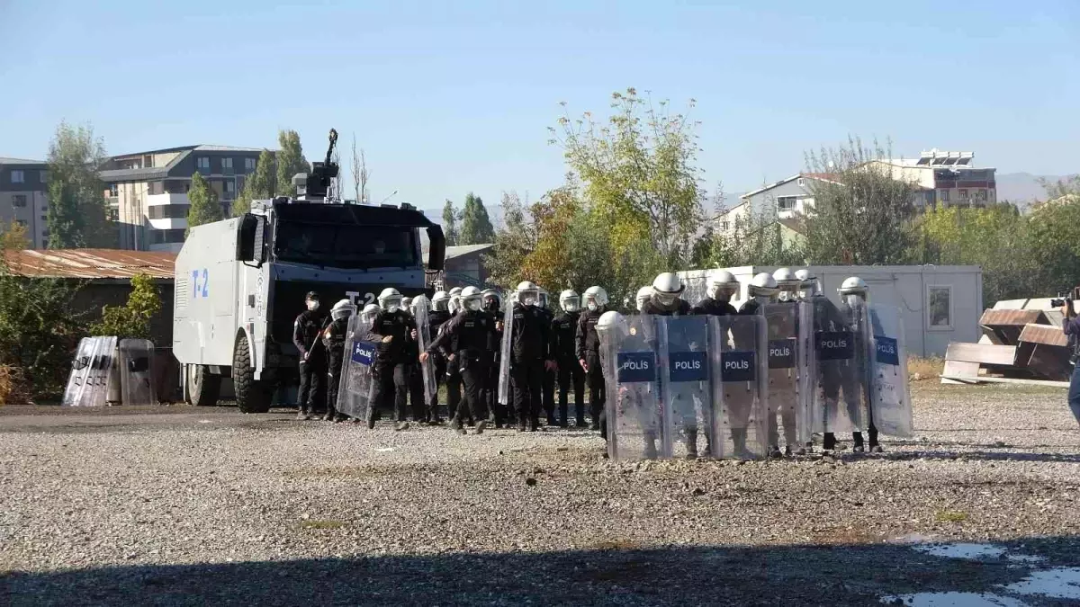 Son dakika: Muş polisinden gerçeği aratmayan tatbikat