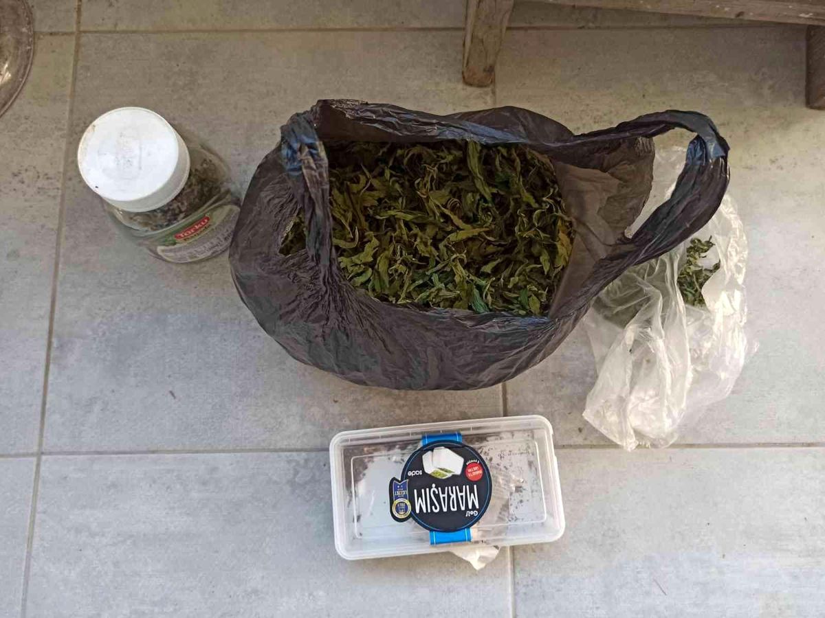 Son dakika haberi | Sakarya\'da 21 kilo 100 gram esrar yakalandı: 4 gözaltı