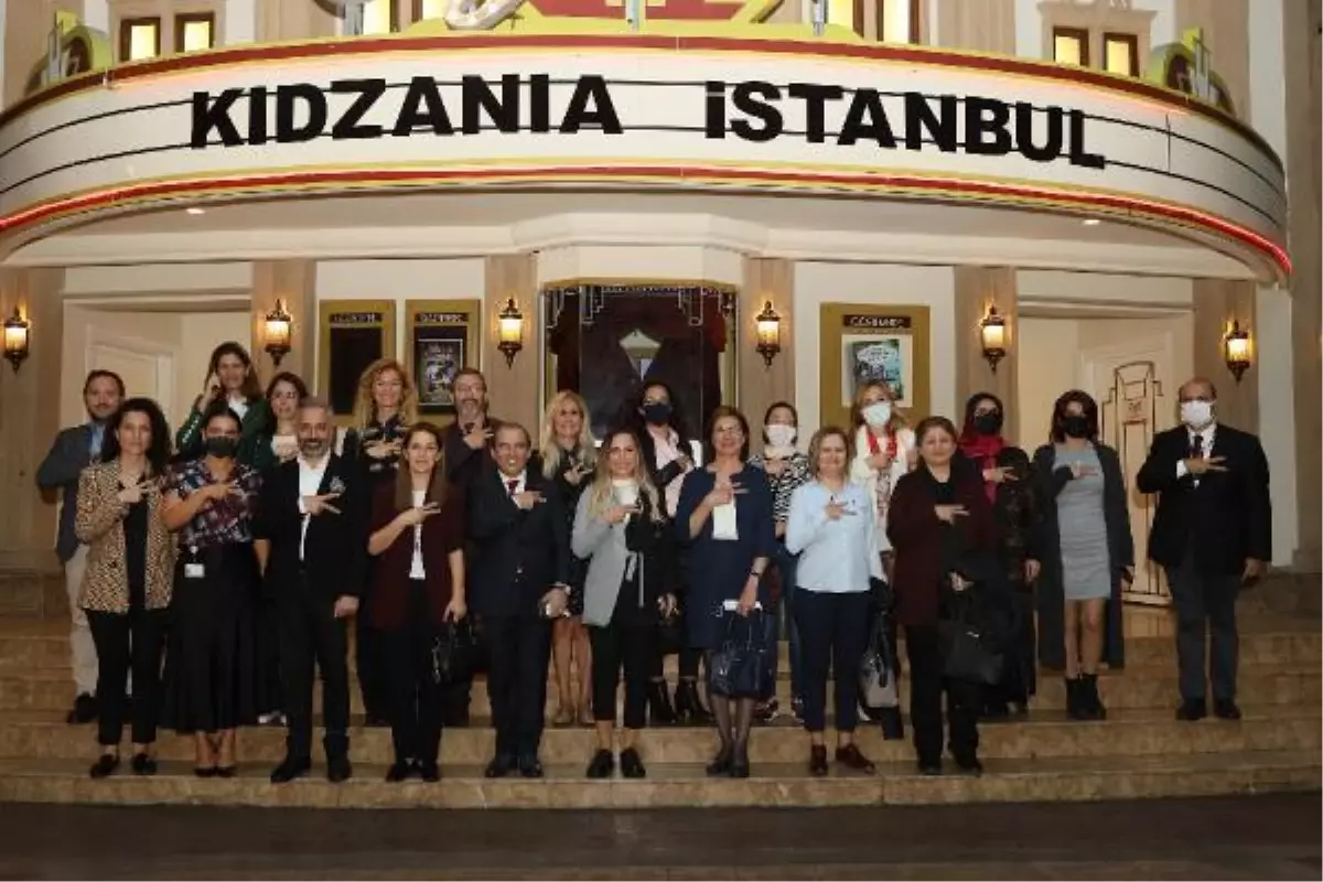 Sanayici iş kadınları, Akademi Çevre KidZania Geri Dönüşüm Tesisi\'nde çocuklarla buluştu