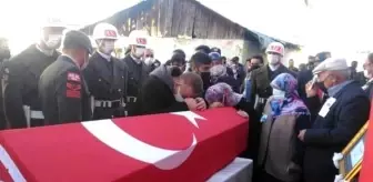 Şehit er Enes Yıldız Ardahan'da son yolculuğuna uğurlandı