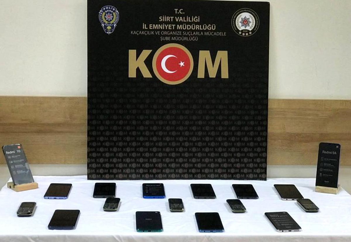 Siirt\'te piyasa değeri 51 bin 500 lira olan kaçak cep telefonu ele geçirildi