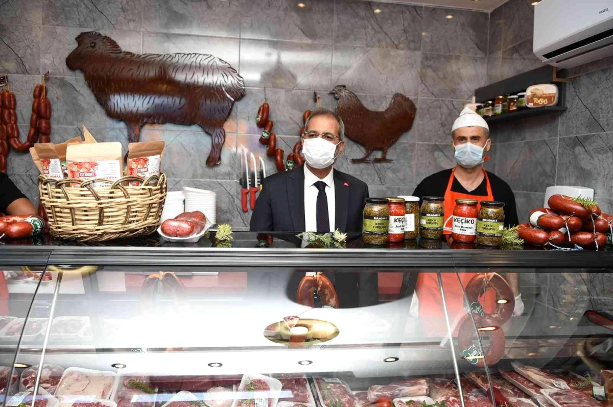 Tarsus Belediyesi, piyasadan 10-15 lira daha ucuz et satışına başladı
