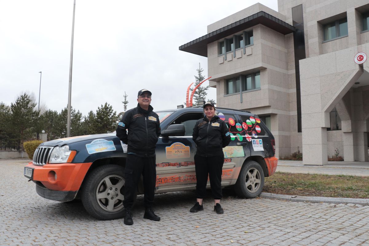 "Tuna\'dan Orhun\'a İpek Yolu Rallisi" ekibi Kazakistan\'a ulaştı