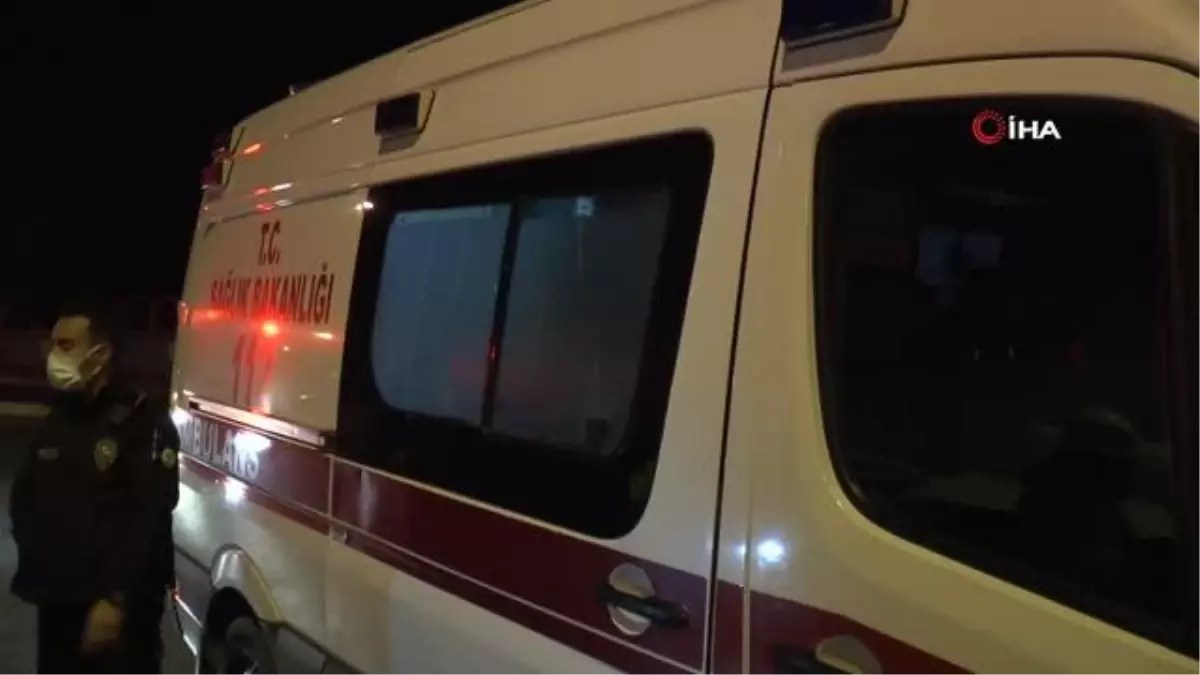 Ataşehir\'de duvara çarpan şoför araçta bayıldı: 1 yaralı