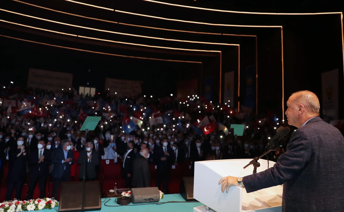 Son dakika! Cumhurbaşkanı ve AK Parti Genel Başkanı Erdoğan, partisinin Eskişehir Genişletilmiş İl Danışma Toplantısı\'na katıldı: (2)