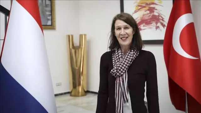 Dışişleri Bakanlığı'ndan, Hollanda Büyükelçisi'nin sınır dışı edildiği iddialarına yalanlama geldi Dışişleri Bakanlığı'ndan, Hollanda Büyükelçisi'nin sınır dışı edildiği iddialarına yalanlama geldi