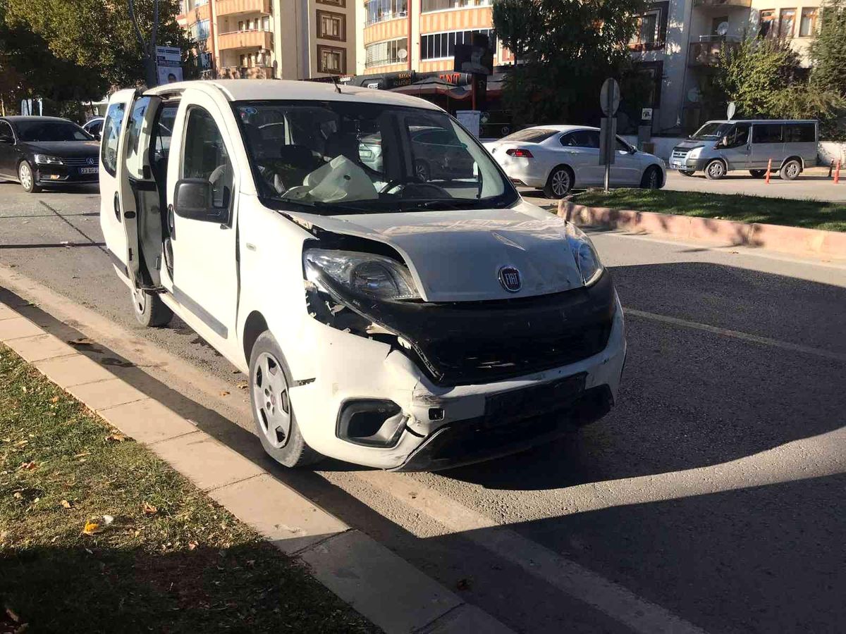 Elazığ\'da trafik kazası: 4 yaralı
