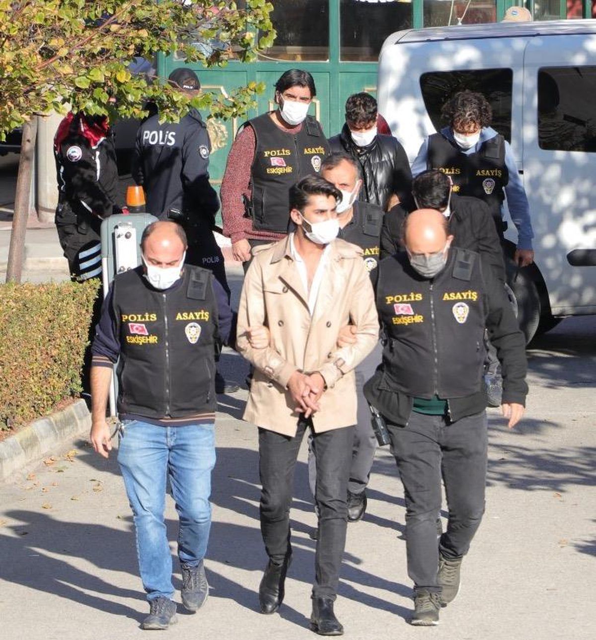 Eskişehir\'de restoranda işlenen cinayetle ilgili 2 şüpheli tutuklandı