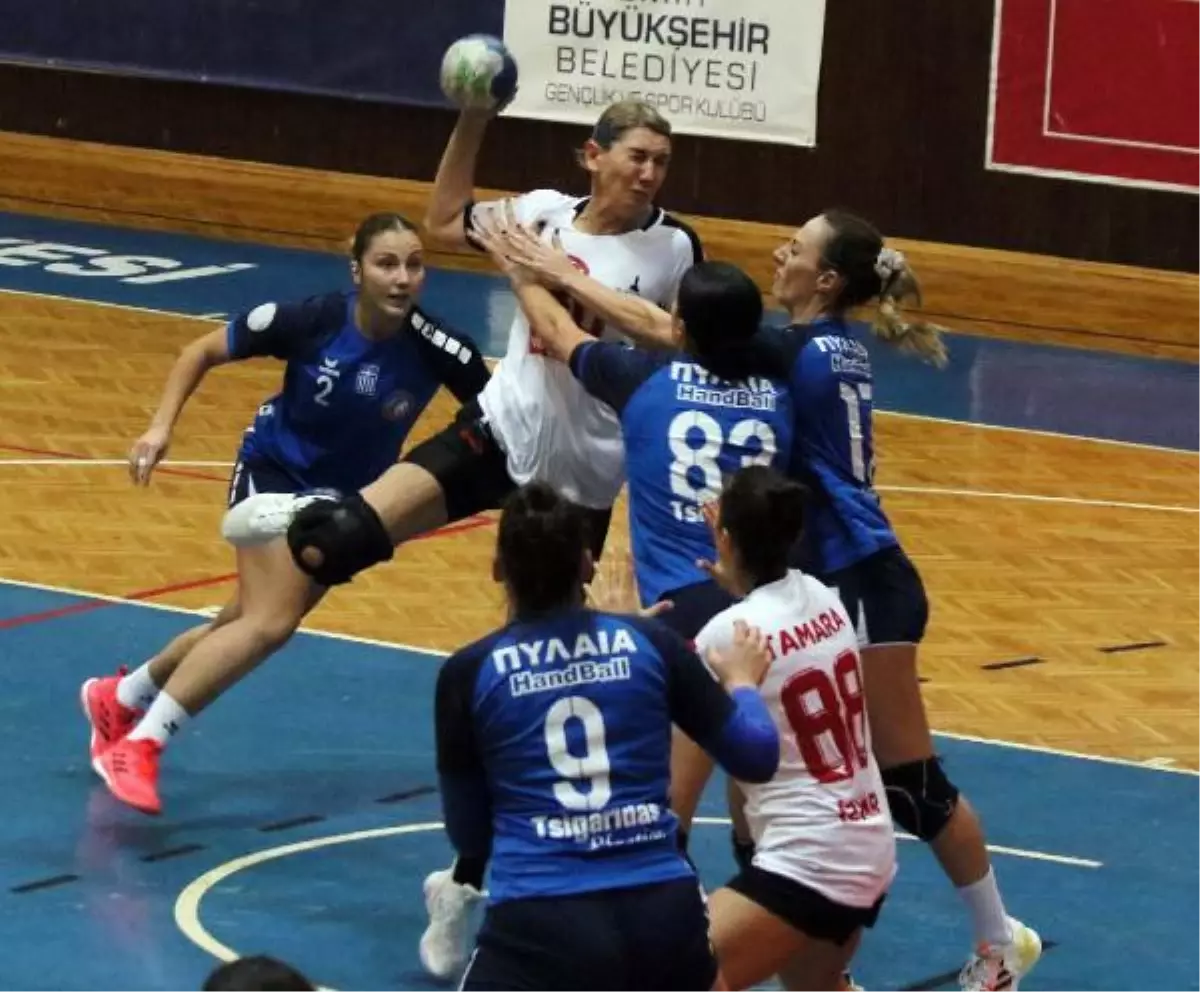 İzmir Büyükşehir Belediyespor - AESH Pylea: 27-28