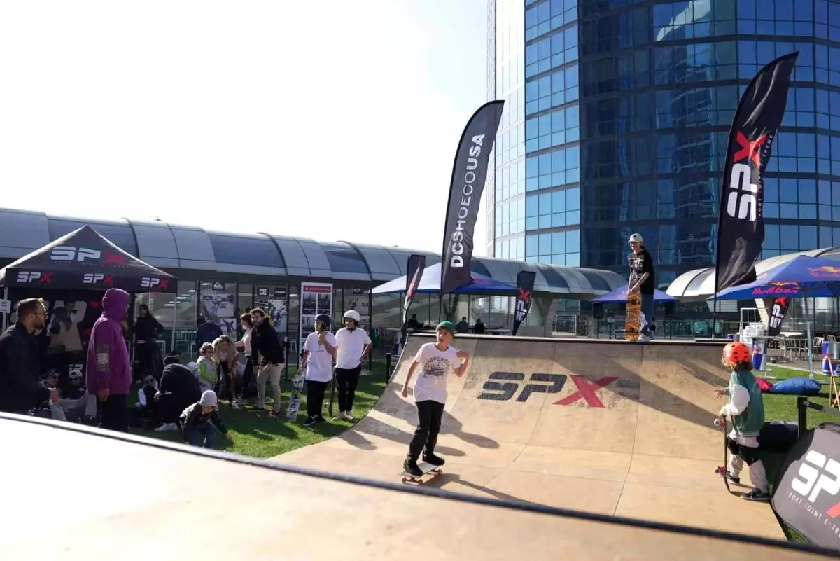 Kaykay tutkunları SPX Skate Weekend\'de buluştu