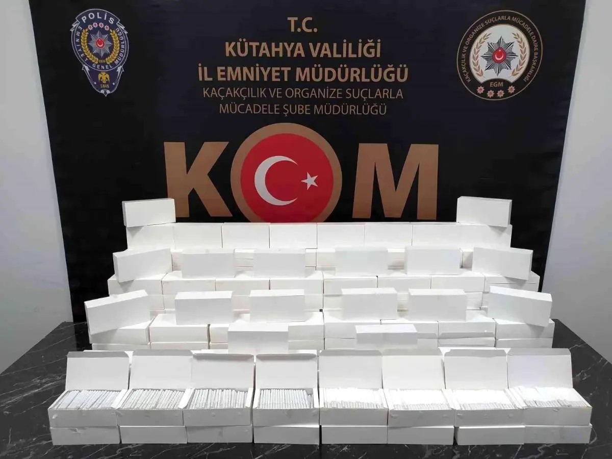 Kütahya\'da bir araçta 10 bin makaron ele geçirildi